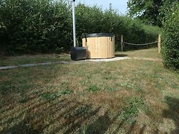 Villa With Hottub in Calm Area