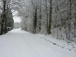 Cozy Escape in Bohon