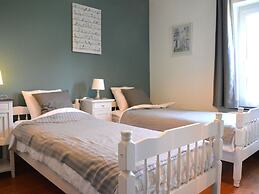 Family Retreat, Forested Anhee