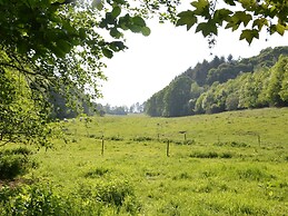 Family Retreat, Forested Anhee