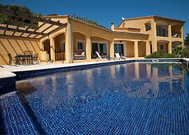 Roquebrun Villa With Pool