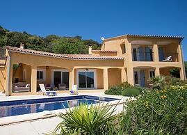 Roquebrun Villa With Pool