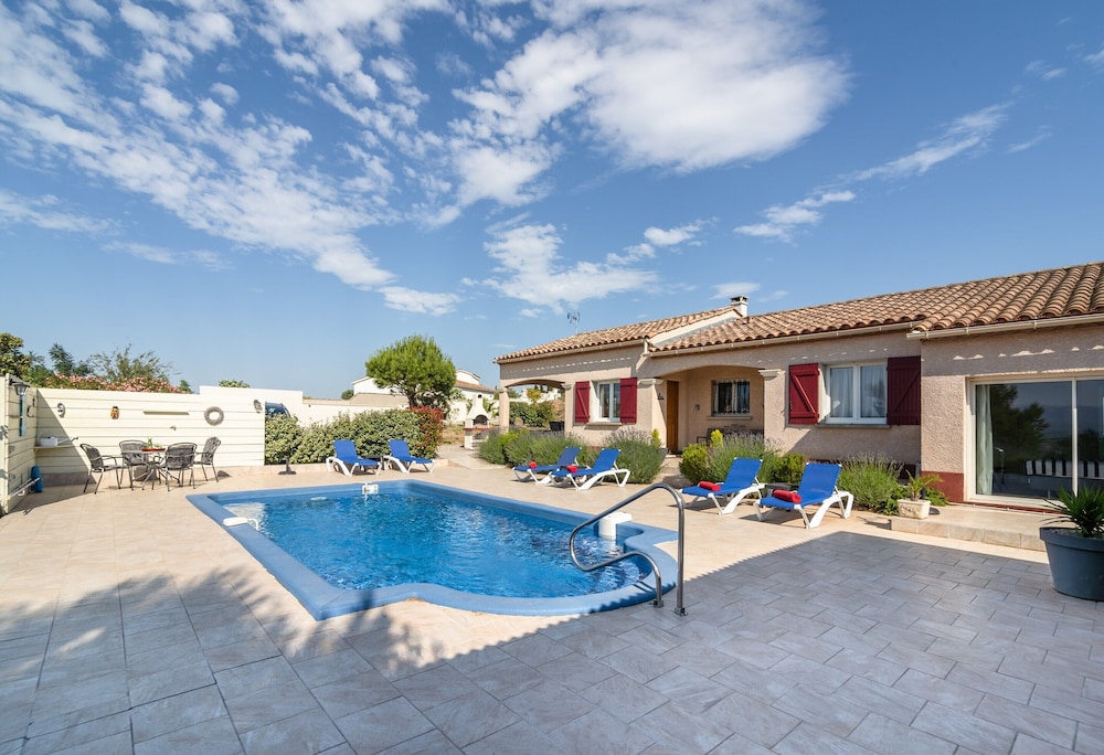 Villa in Escales With Private Pool