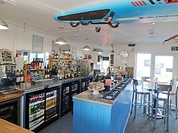 The Waves Bar Cafe B and B Hotel
