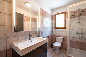 Relaxing Villa Near Lake & Beaches