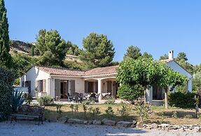 Relaxing Villa Near Lake & Beaches