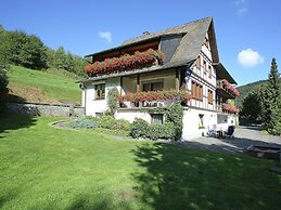 Charming Apartment With Balcony, Garden, BBQ, Parking, Heating