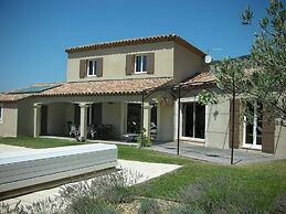 Spacious Villa With Pool