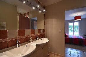 Spacious Villa With Pool