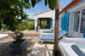 Stylish Family Villa in Felines