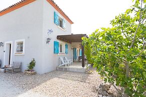 Stylish Family Villa in Felines