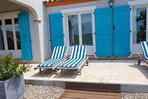 Stylish Family Villa in Felines