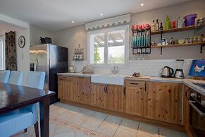 Stylish Family Villa in Felines