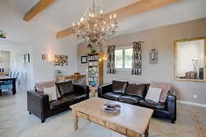Stylish Family Villa in Felines