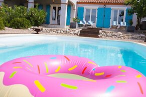 Stylish Family Villa in Felines