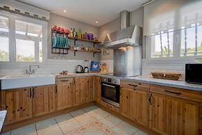 Stylish Family Villa in Felines