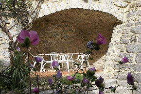 Hilltop Stay Near Beaulieu