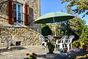 Senezergues Garden Hideaway