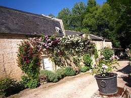 Riverside Retreat in Lantheuil