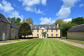 Riverside Retreat in Lantheuil