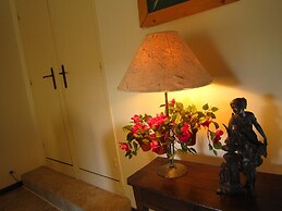 Riverside Retreat in Lantheuil
