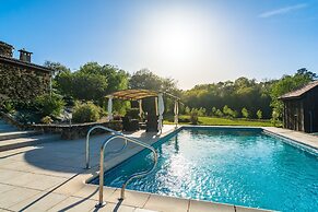 Poolside Haven in Salles