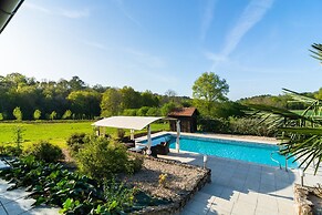 Poolside Haven in Salles