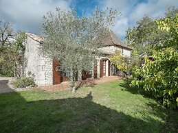 Charming Retreat in Bouniagues