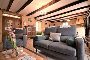 Peaceful Stay in Thedirac