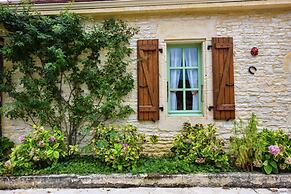 Peaceful Stay in Thedirac