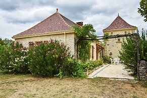 Peaceful Stay in Thedirac