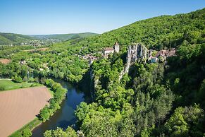 Peaceful Stay in Thedirac
