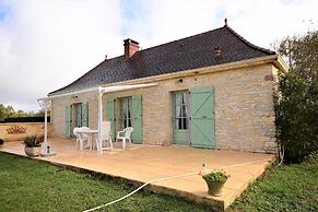 Peaceful Stay in Thedirac