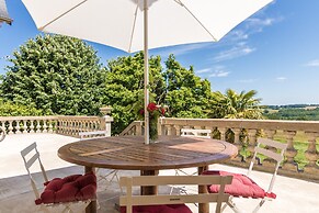 Stylish Mansion in Savignac