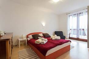 Apartment in Seline With Garden