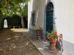 Vino, Views and Relaxing Stay