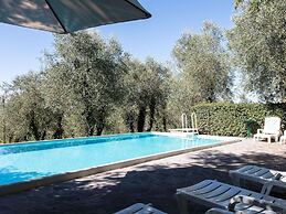 Vino, Views and Relaxing Stay
