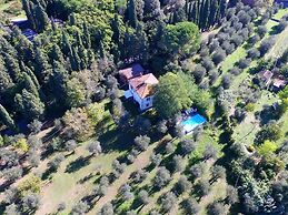 Vino, Views and Relaxing Stay
