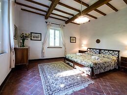 Vino, Views and Relaxing Stay