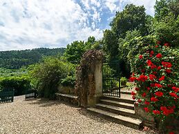 Rustic Farmhouse Stay, Carmignano