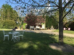 Holiday Home in Le Chatelet With Pool