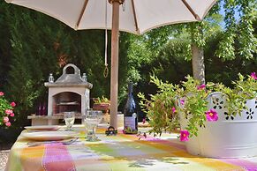 Holiday Home in Le Chatelet With Pool