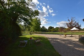 Holiday Home in Le Chatelet With Pool