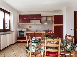 Apartment in Netro With Balcony and Views