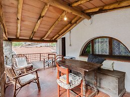 Idyllic Retreat With Shared Pool