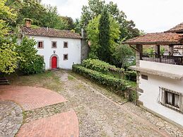 Idyllic Retreat With Shared Pool