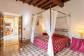 Villa in Mugello Hills With Private Pool