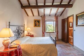 Villa in Mugello Hills With Private Pool