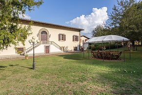 Villa in Mugello Hills With Private Pool