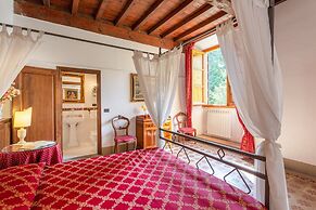 Villa in Mugello Hills With Private Pool